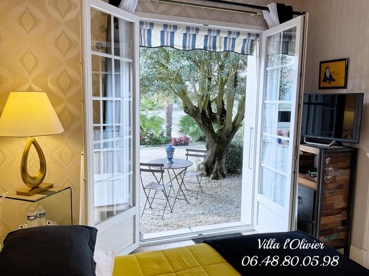 CHAMBRE D'HOTES Les Volets Bleus - VILLA L'OLIVIER côté mer Vaux-sur-Mer Esterno foto