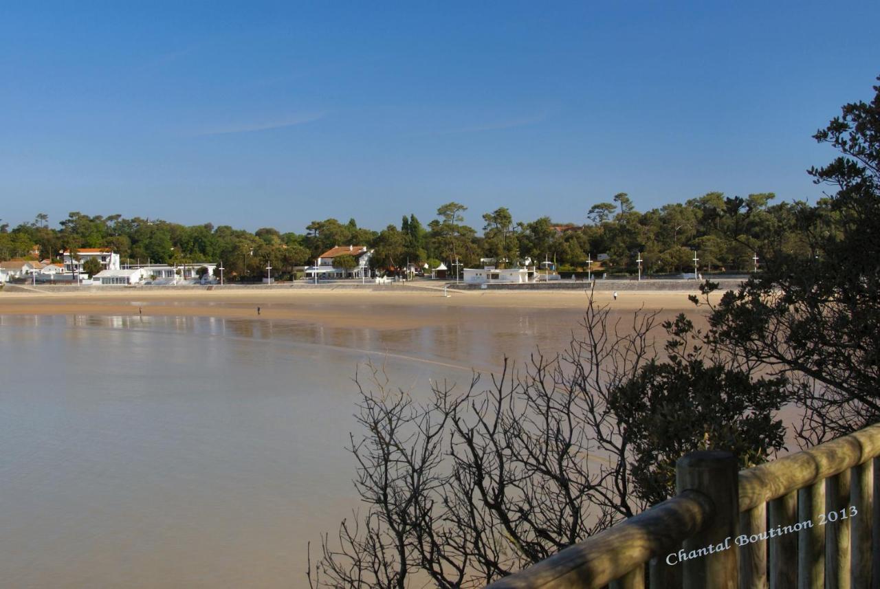 CHAMBRE D'HOTES Les Volets Bleus - VILLA L'OLIVIER côté mer Vaux-sur-Mer Esterno foto