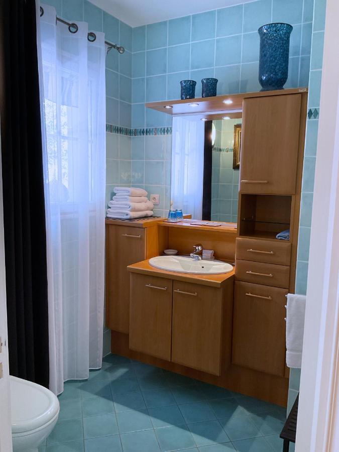 CHAMBRE D'HOTES Les Volets Bleus - VILLA L'OLIVIER côté mer Vaux-sur-Mer Esterno foto