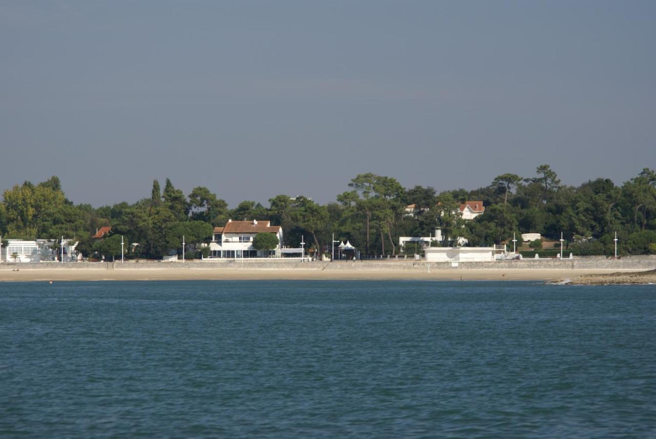 CHAMBRE D'HOTES Les Volets Bleus - VILLA L'OLIVIER côté mer Vaux-sur-Mer Esterno foto