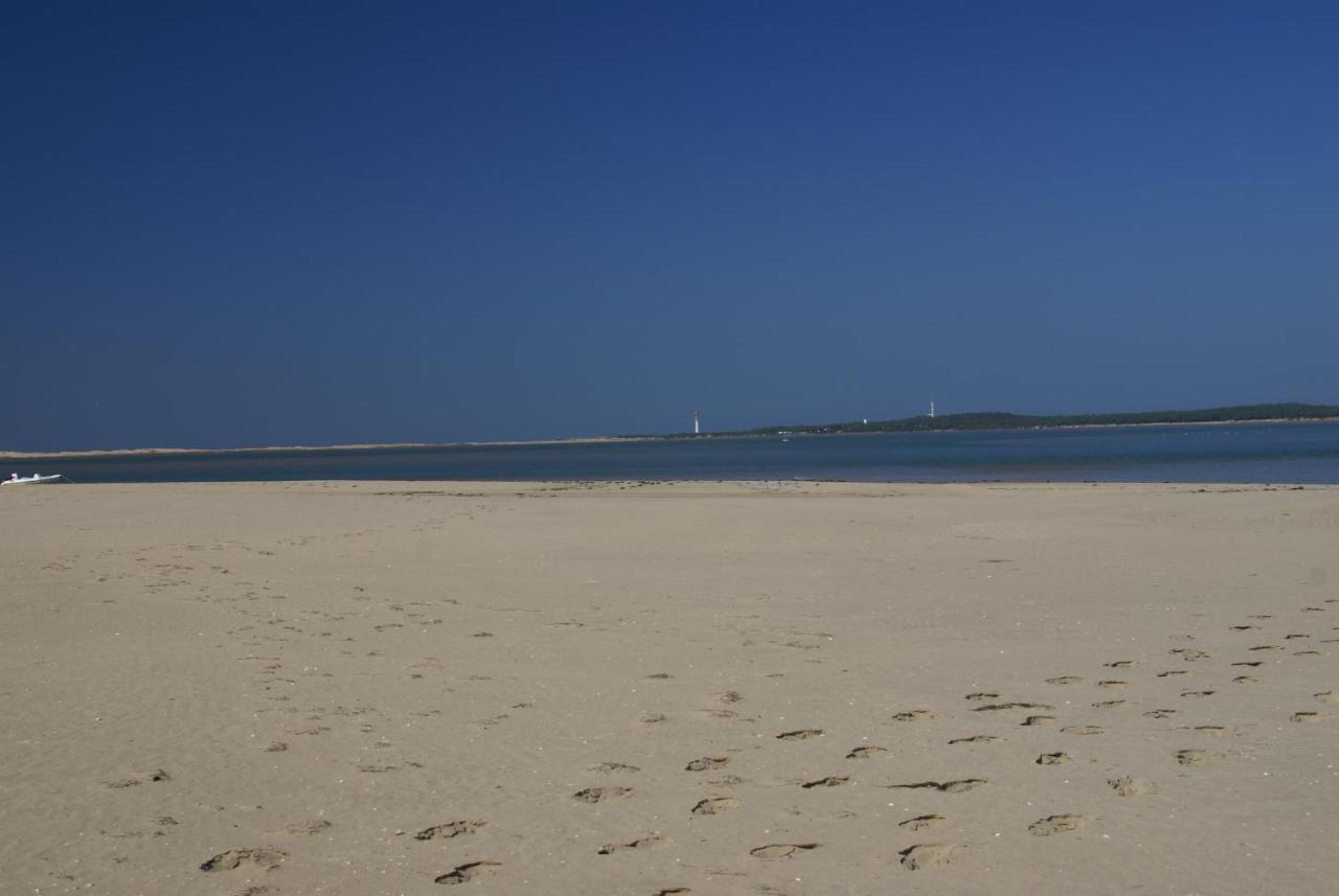 CHAMBRE D'HOTES Les Volets Bleus - VILLA L'OLIVIER côté mer Vaux-sur-Mer Esterno foto