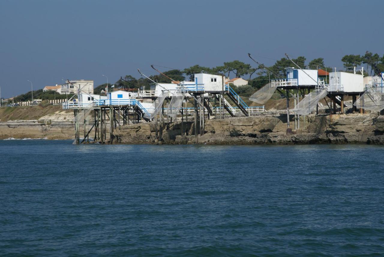 CHAMBRE D'HOTES Les Volets Bleus - VILLA L'OLIVIER côté mer Vaux-sur-Mer Esterno foto