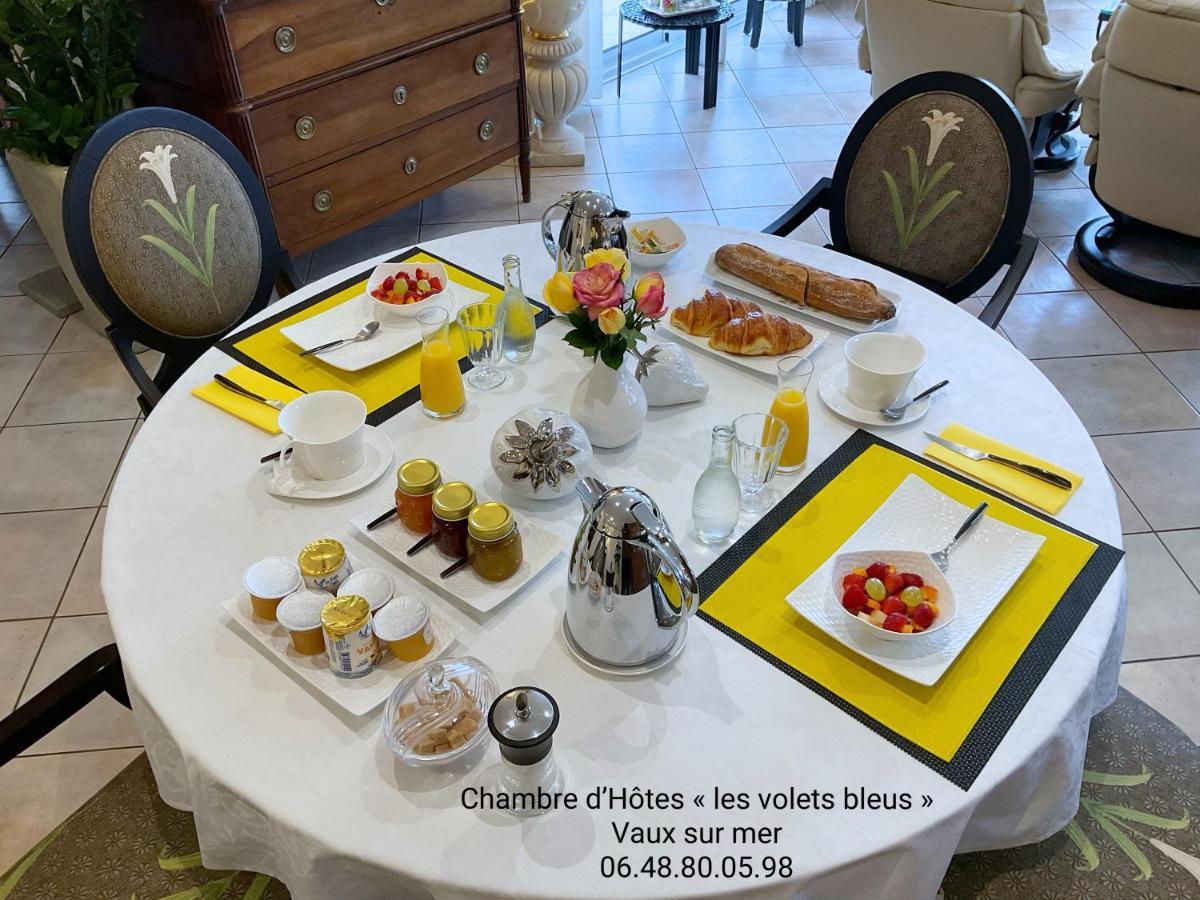 CHAMBRE D'HOTES Les Volets Bleus - VILLA L'OLIVIER côté mer Vaux-sur-Mer Esterno foto